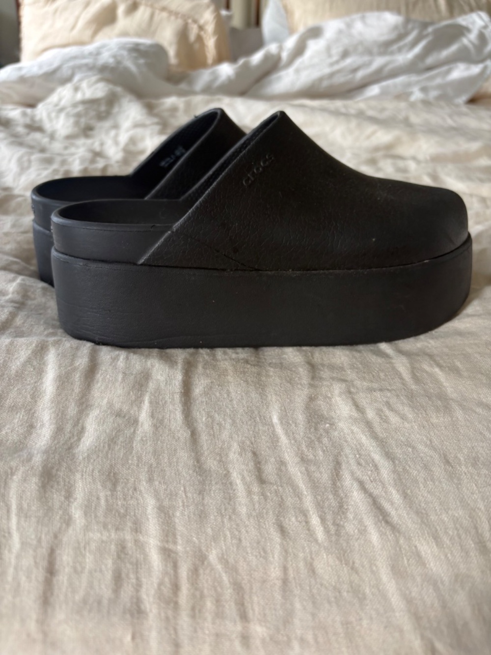 CROCS platform clogs - Picture 3 of 5